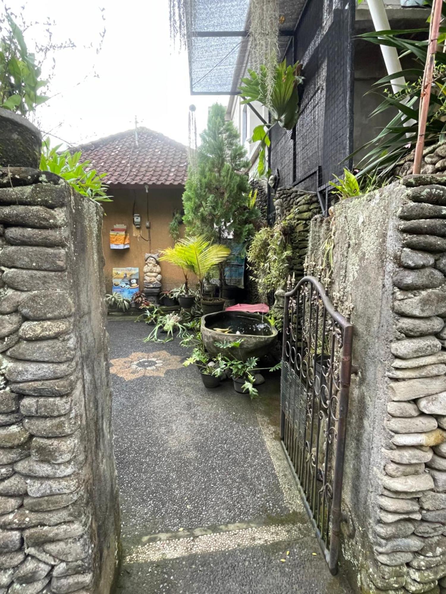 Suntari Homestay Ubud Buitenkant foto